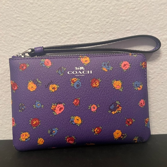 Coach NWT Corner Zip Purple Wristlet With Mini Vintage Rose Print 🌹 - Picture 3 of 7